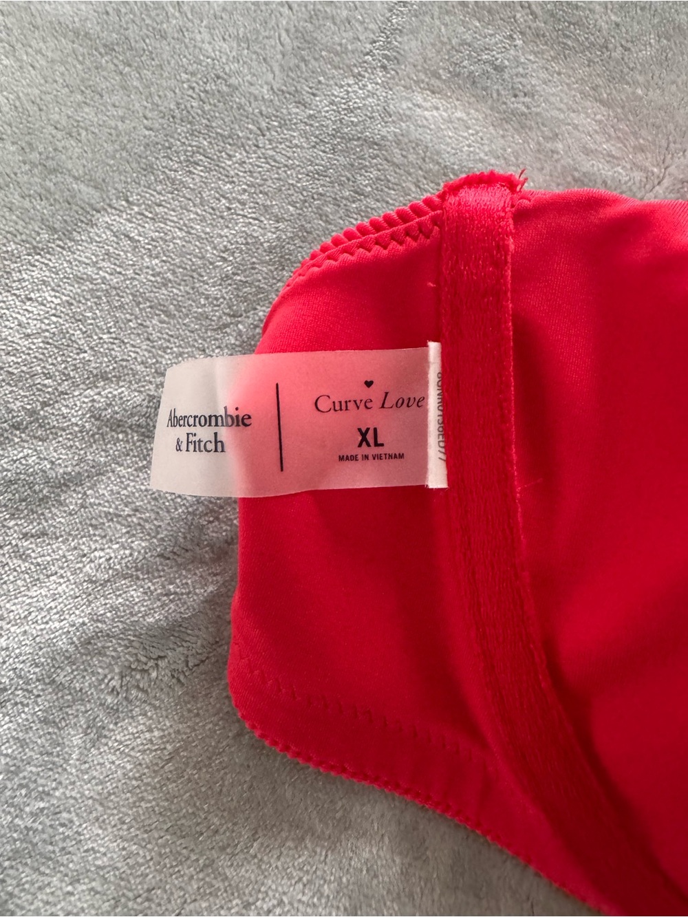 Abercrombie & Fitch Red Ribbed Underwire Bikini Top with Gold Clasp - Picture 4 of 4
